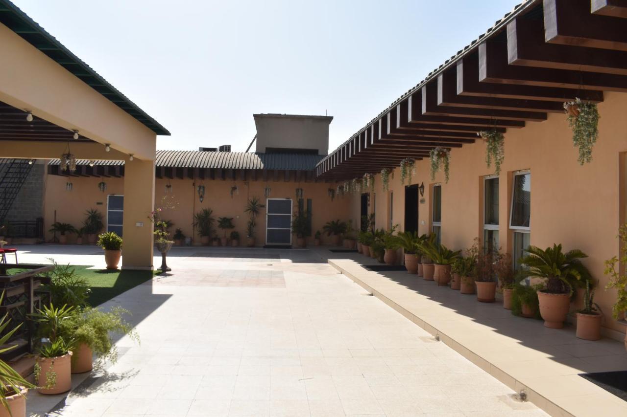 Safari Club 1 Hotel Rawalpindi Exterior photo