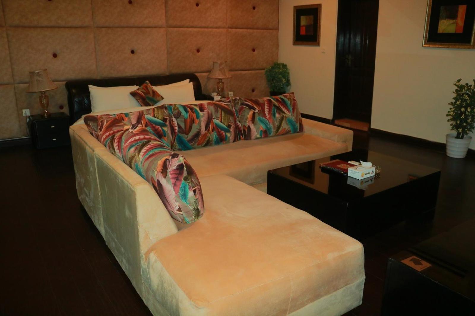 Safari Club 1 Hotel Rawalpindi Exterior photo